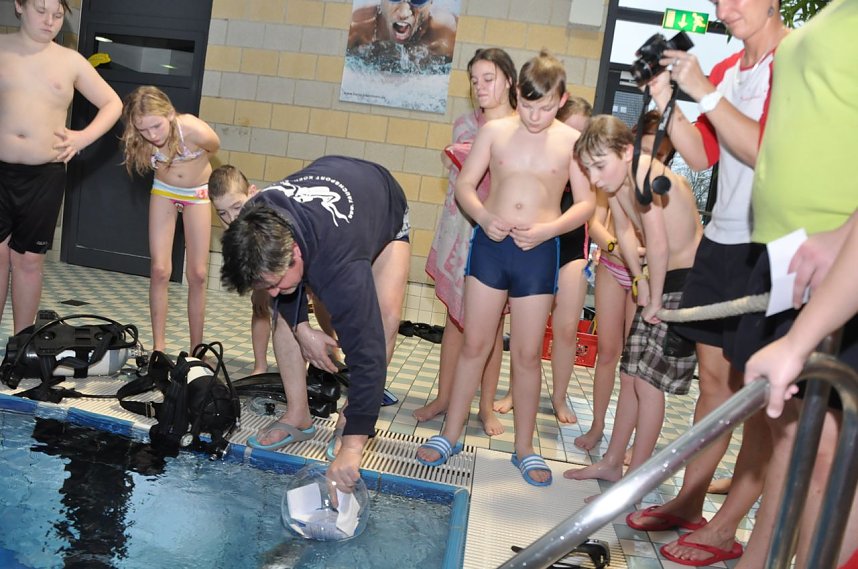 Mega Pool Party im Badehaus