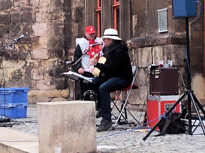 Kundgebung vor dem Rathaus
