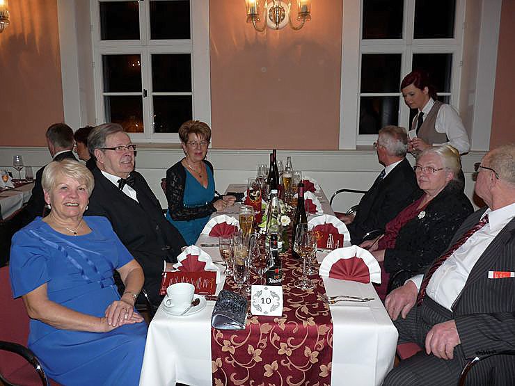 Schlossball er&ouml;ffnet