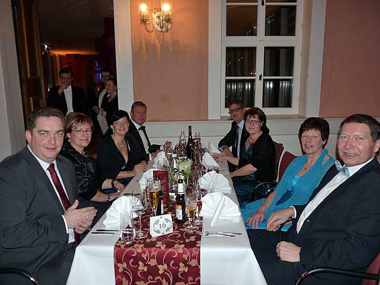 Schlossball er&ouml;ffnet