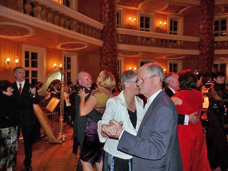 Schlossball er&ouml;ffnet