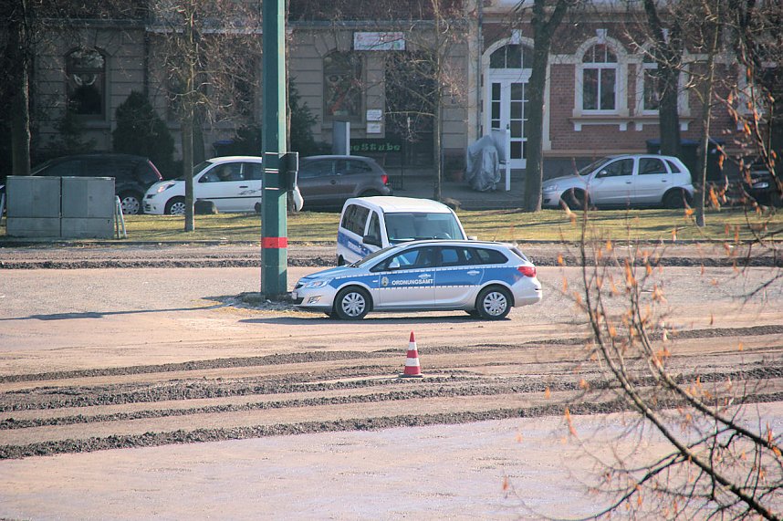 "Aufr&auml;umen" auf dem Bebel-Platz