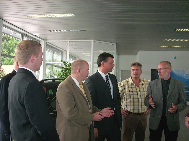 &Uuml;bergabe Spendenfahrzeug durch das Autohaus Fritze Sondershausen