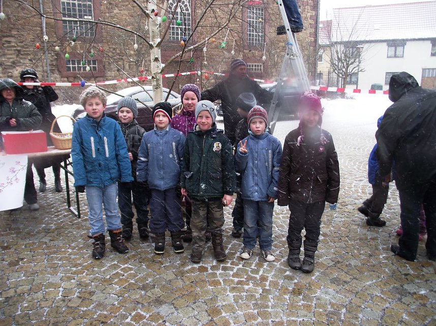 Osterbaum in Heringen geschm&uuml;ckt