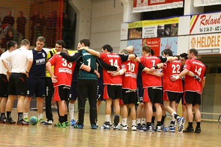 Sieg und Niederlage bei Handball-M&auml;nnern