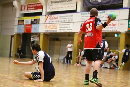 Sieg und Niederlage bei Handball-M&auml;nnern