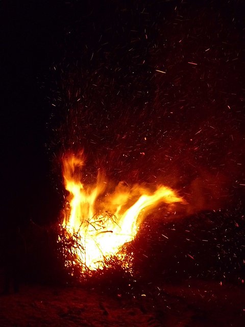 Osterfeuer mit bitterem Beigeschmack