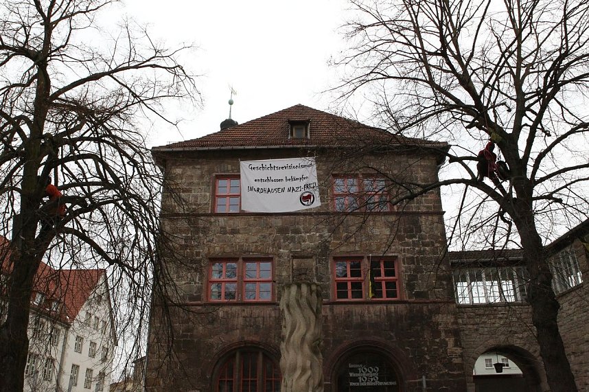 Abgeseilt und demonstriert