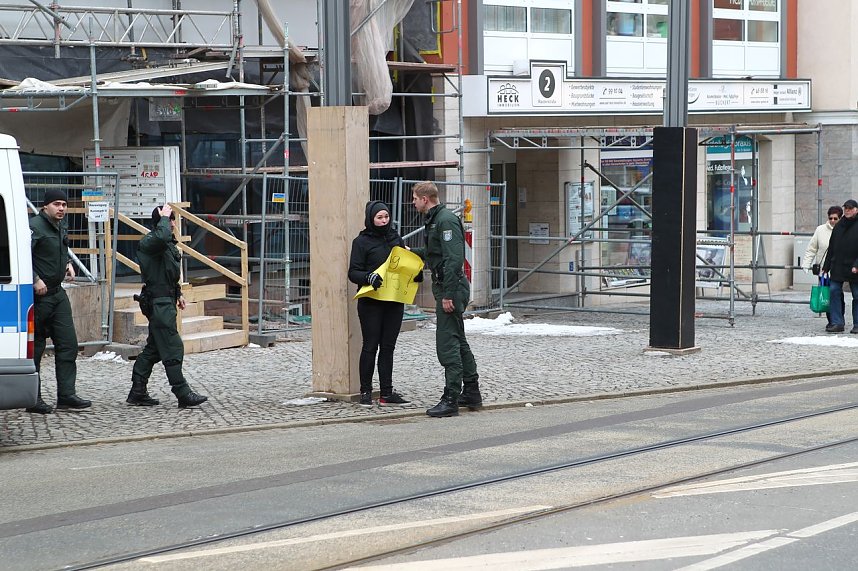 Abgeseilt und demonstriert