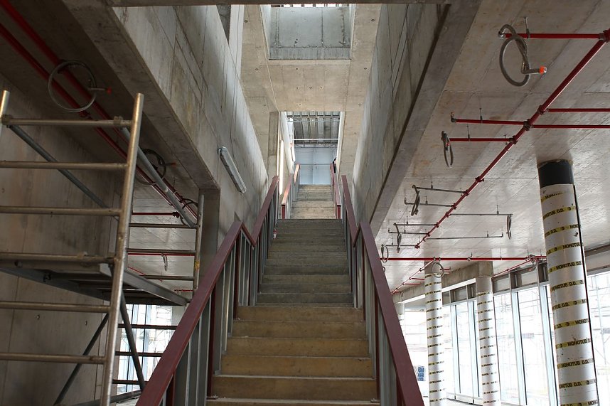 Rundgang: Aufgang zur ersten Etage