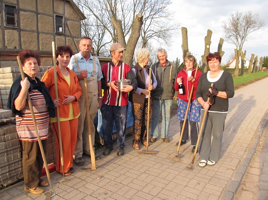 In die H&auml;nde gespuckt
