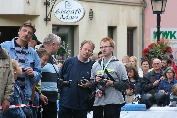 ein paar Fotografen � 4. Seifenkistenrennen in Nordhausen