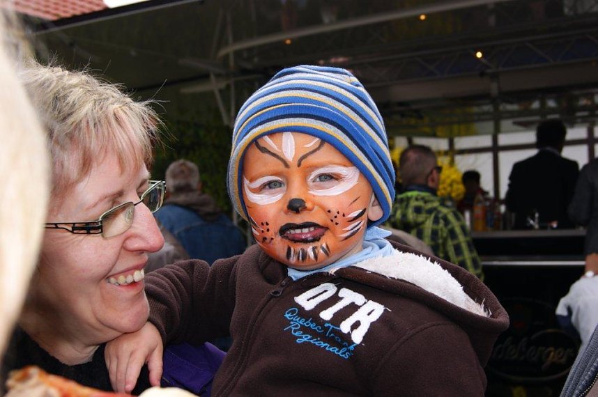 Maibaum in Obergebra gesetzt