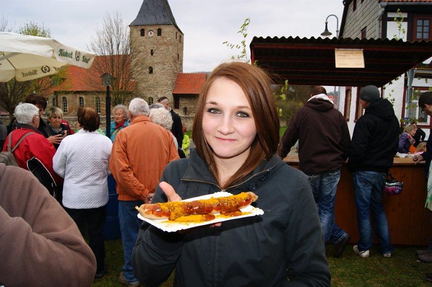 Maibaum in Obergebra gesetzt
