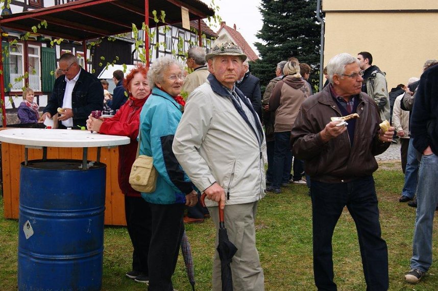Maibaum in Obergebra gesetzt