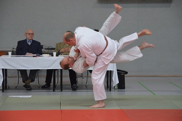 Schwarzer G&uuml;rtel f&uuml;r Thomas Linsel