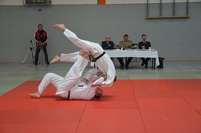 Schwarzer G&uuml;rtel f&uuml;r Thomas Linsel