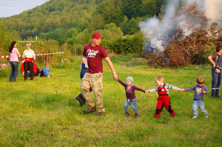 Pfingstfeuer in Obergebra