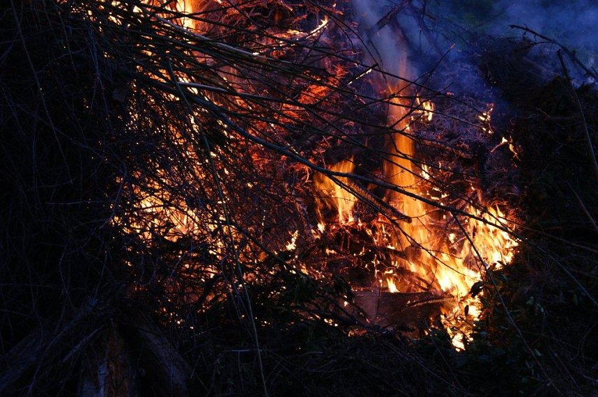 Pfingstfeuer in Obergebra