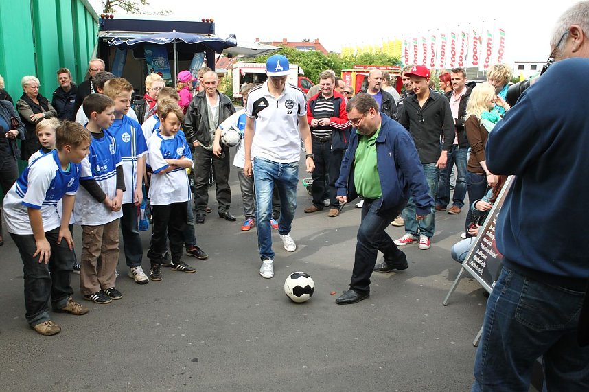 Torwandschie&szlig;en mit Olaf Thon
