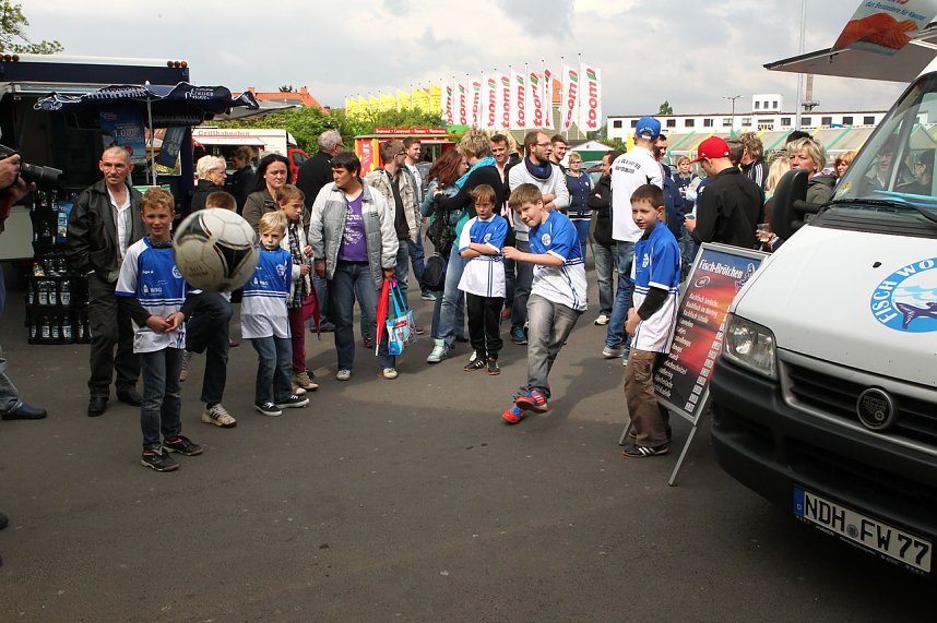 Torwandschie&szlig;en mit Olaf Thon