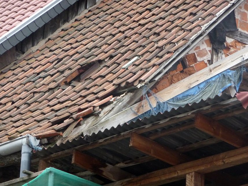 Gefahr durch einst&uuml;rzendes Geb&auml;ude