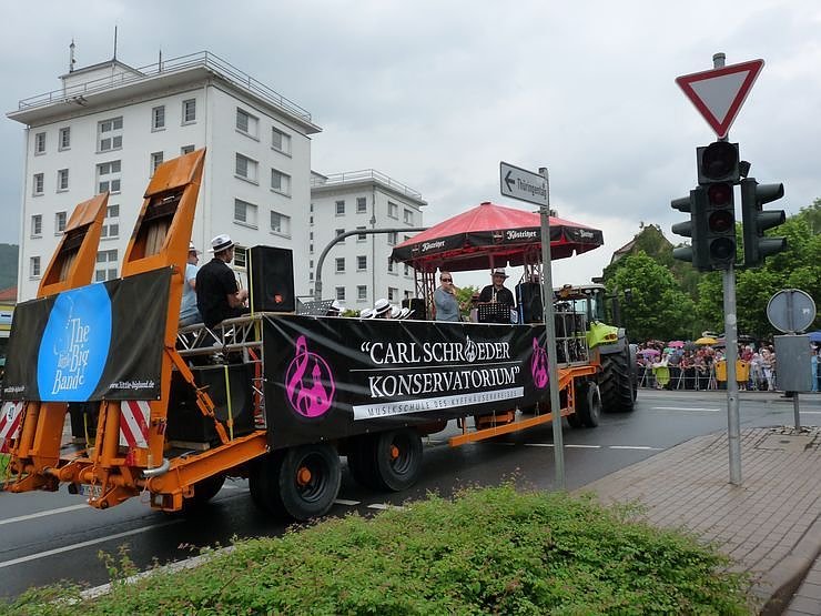 Gro&szlig;er Festumzug zum Th&uuml;ringentag