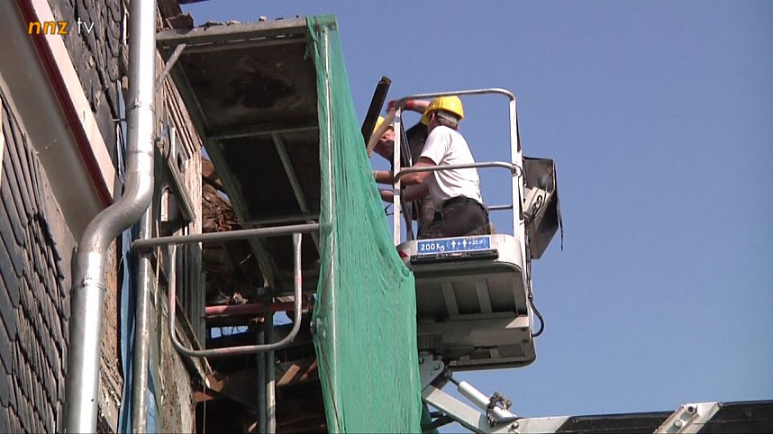 Arbeiten am Abrisshaus