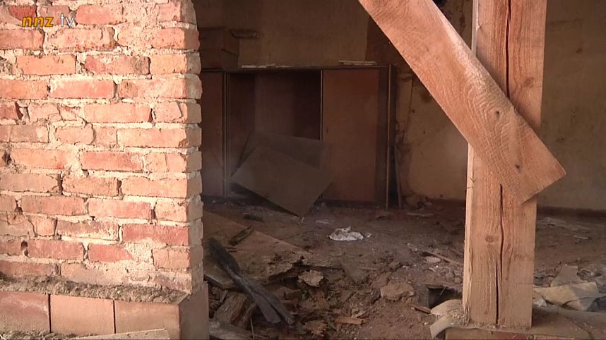 Arbeiten am Abrisshaus