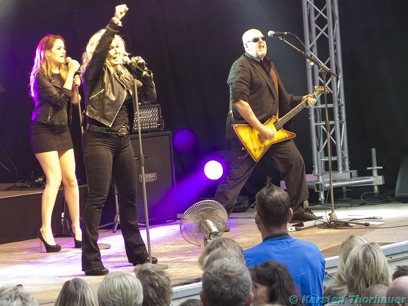 Kim Wilde und Band im Gehege