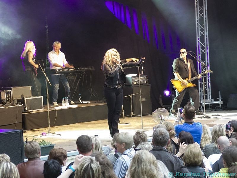 Kim Wilde und Band im Gehege