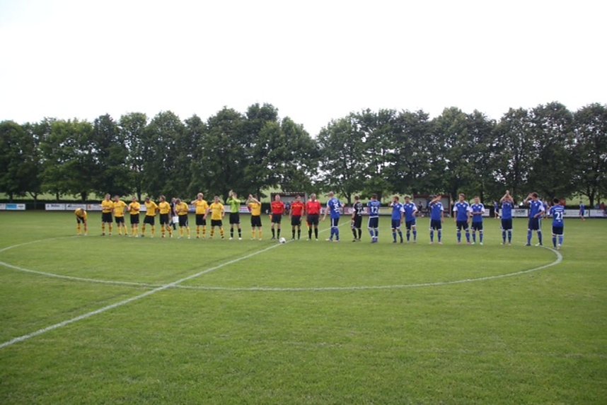 Wacker testet in Struth