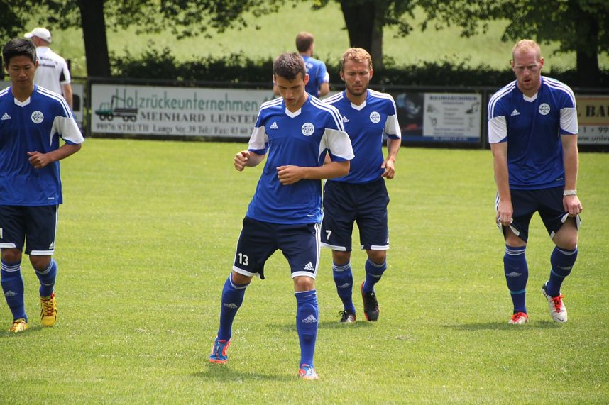 Wacker testet in Struth