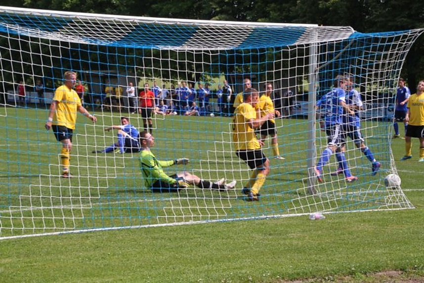 Wacker testet in Struth