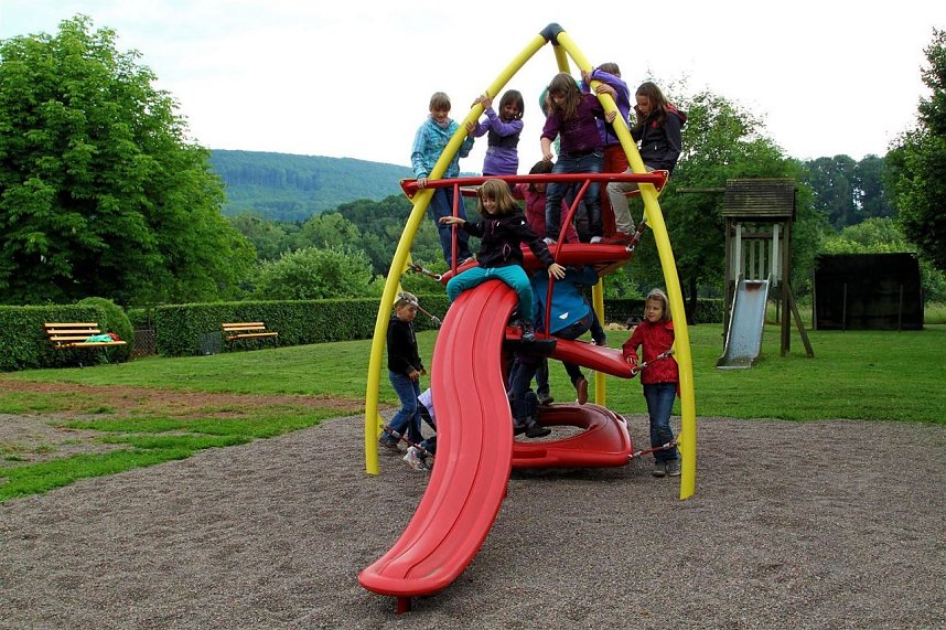 Neue Spielger&auml;te f&uuml;r Sollstedter Grundschule
