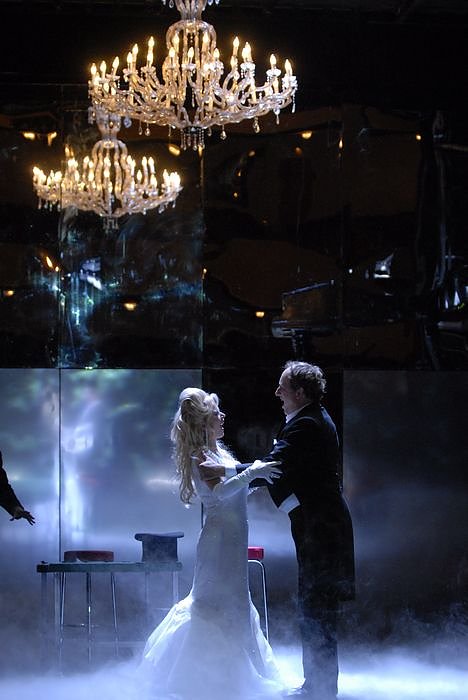 Hoffmanns Erz&auml;hlungen im Theater