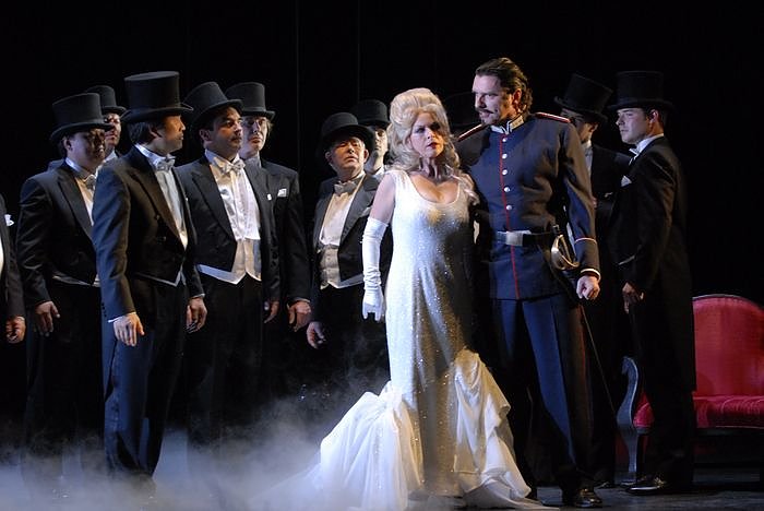 Hoffmanns Erz&auml;hlungen im Theater