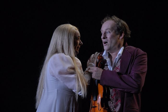 Hoffmanns Erz&auml;hlungen im Theater