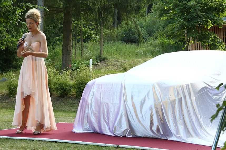 Die neue S-Klasse pr&auml;sentiert