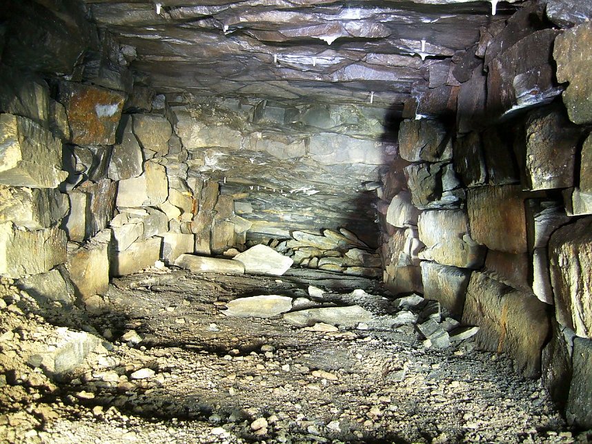 K&uuml;hle in der Langen Wand