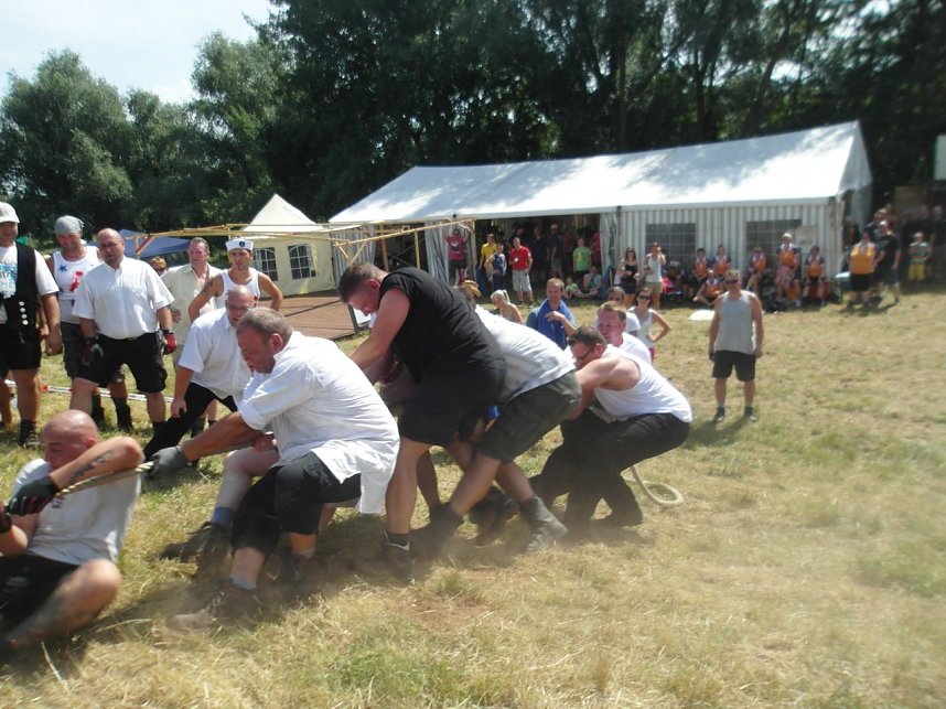 Das Helmetauziehen 2013