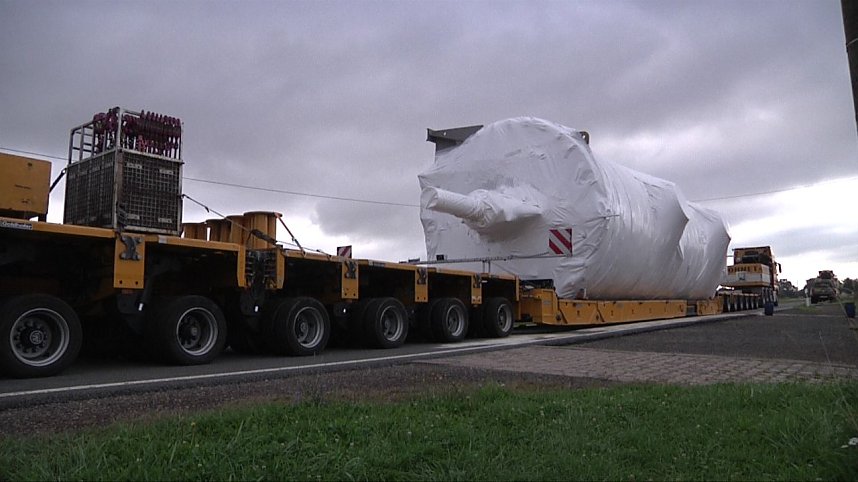 Schwerlasttransport liegengeblieben