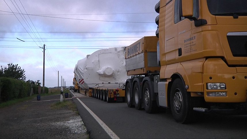 Schwerlasttransport liegengeblieben