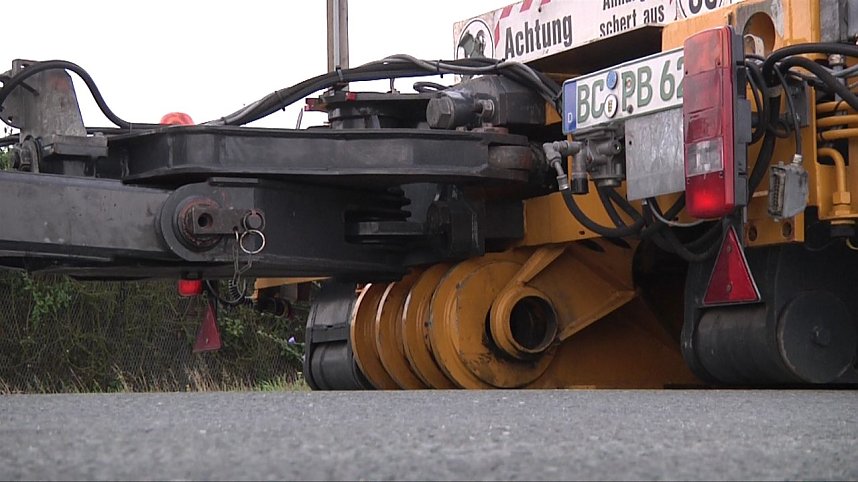 Schwerlasttransport liegengeblieben