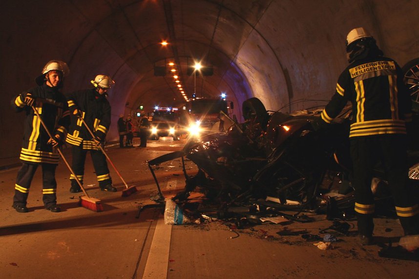 T&ouml;dlicher Unfall im Tunnel