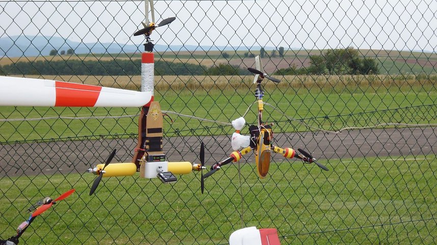 &Uuml;ber den Wolken und am Boden