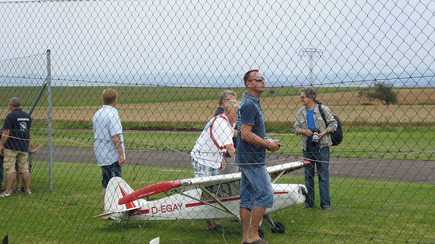&Uuml;ber den Wolken und am Boden