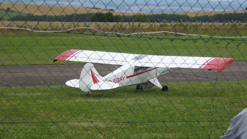 &Uuml;ber den Wolken und am Boden