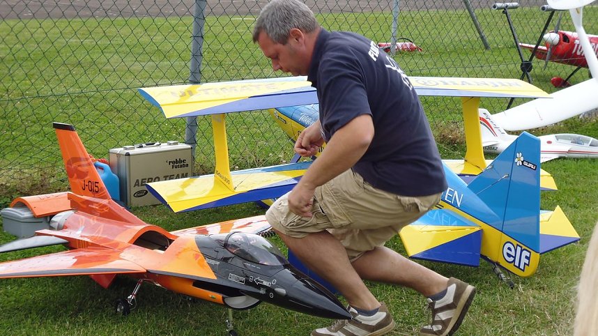 &Uuml;ber den Wolken und am Boden