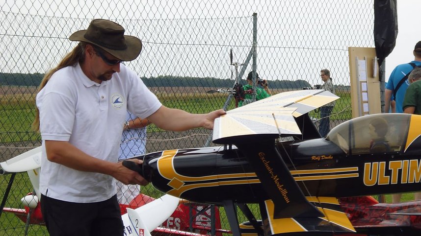 &Uuml;ber den Wolken und am Boden
